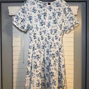 SHEIN Blue Floral Patterned Top